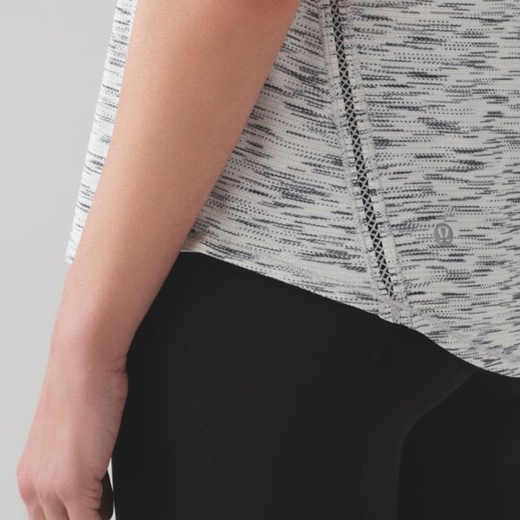 Lululemon Lost In Pace Short Sleeve - Picture 2 of 9